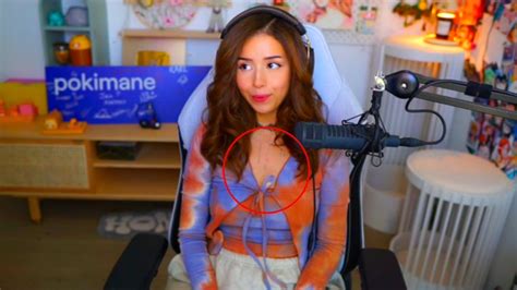 pokimane leak nude|POKIMANE SHOWS HER TITS ON TWITCH LIVE STREAM。